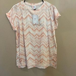 BNWT Lularoe Leah Top!